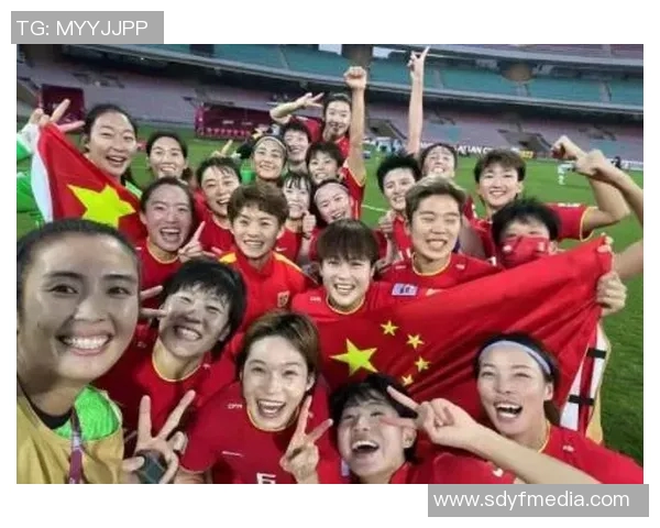 礼仪小姐与足球明星的精彩瞬间背后隐藏的故事与情感交流